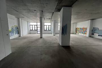 Помещение своб.назн., 586 м², 1/16 эт.